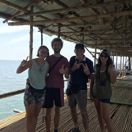 홈타운 호스텔 Samut Songkhram 외부 사진