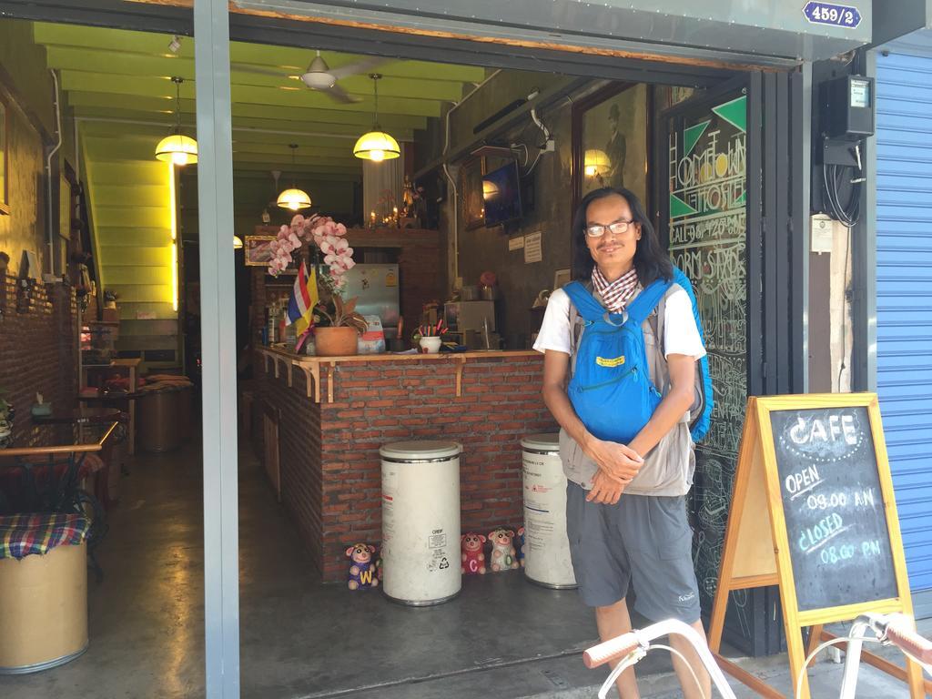 홈타운 호스텔 Samut Songkhram 외부 사진
