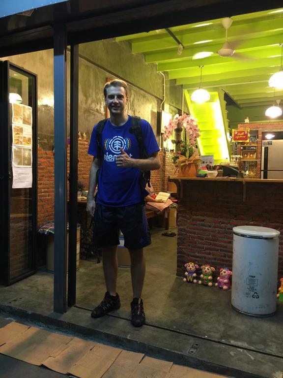 홈타운 호스텔 Samut Songkhram 외부 사진