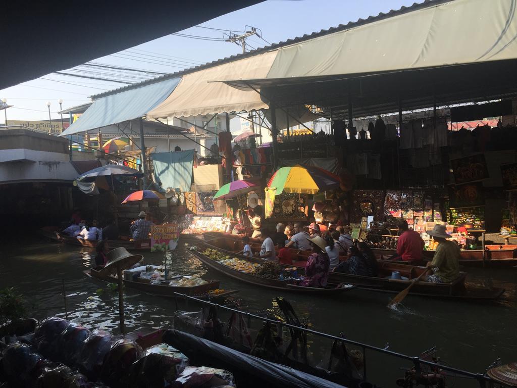 홈타운 호스텔 Samut Songkhram 외부 사진